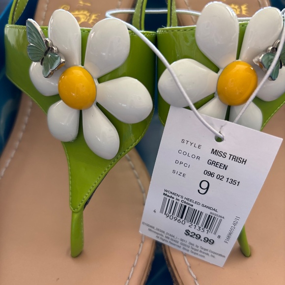 Brand New in box Wedge sandal - Picture 5 of 5